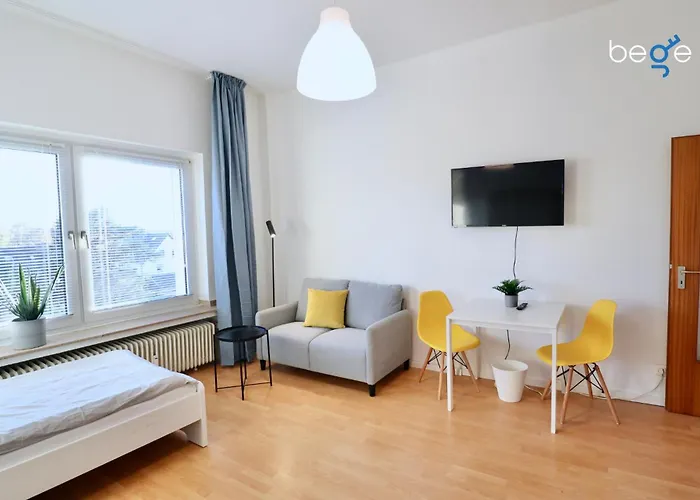 Bege Corporate Corner