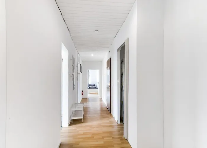 Bege Corporate Corner *